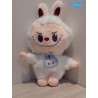 Labubu peluche blanco bordado